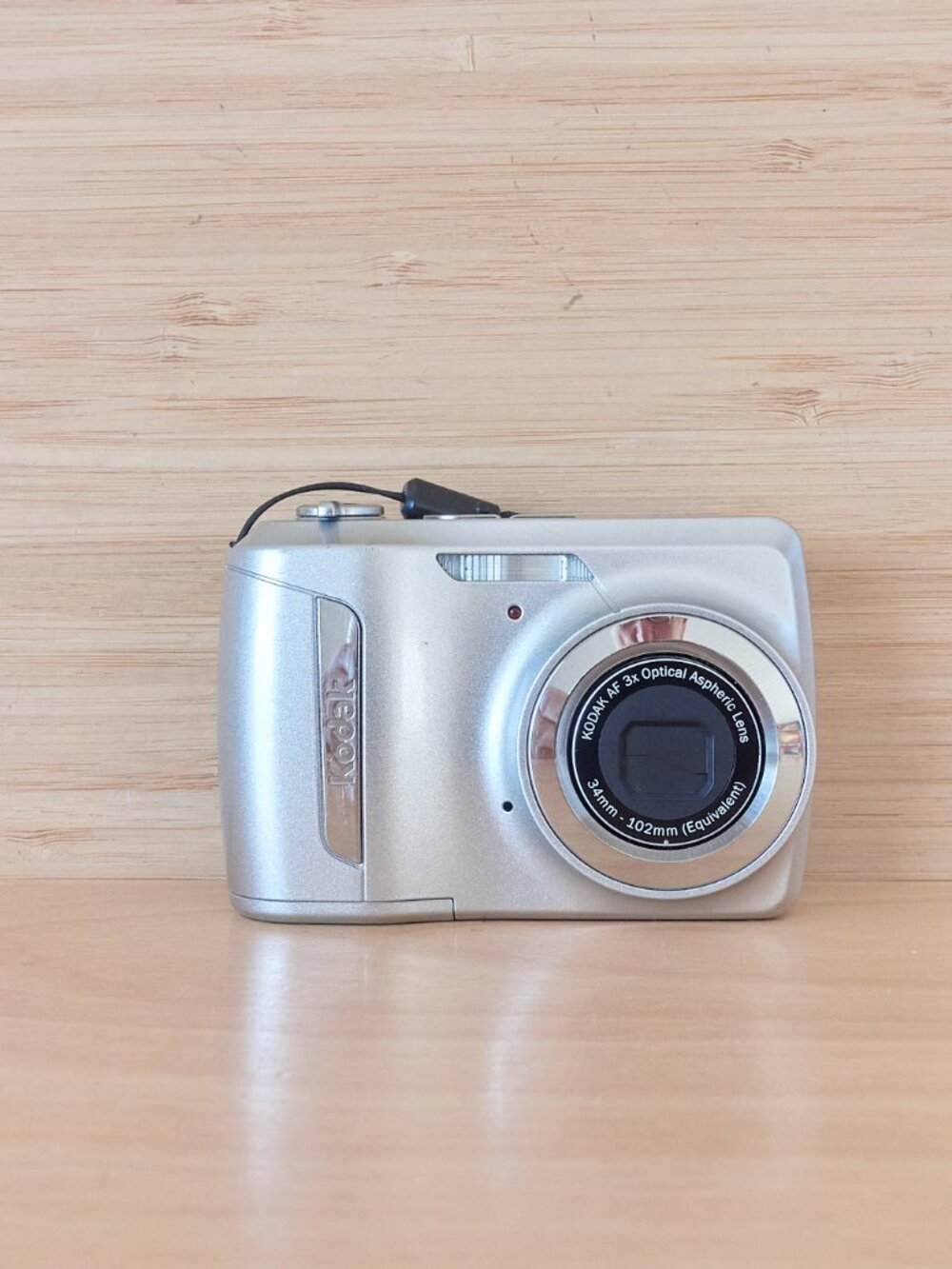 Kodak EasyShare C142 10MP Digital Camera Silver 3x Optical Zoom Tested Working